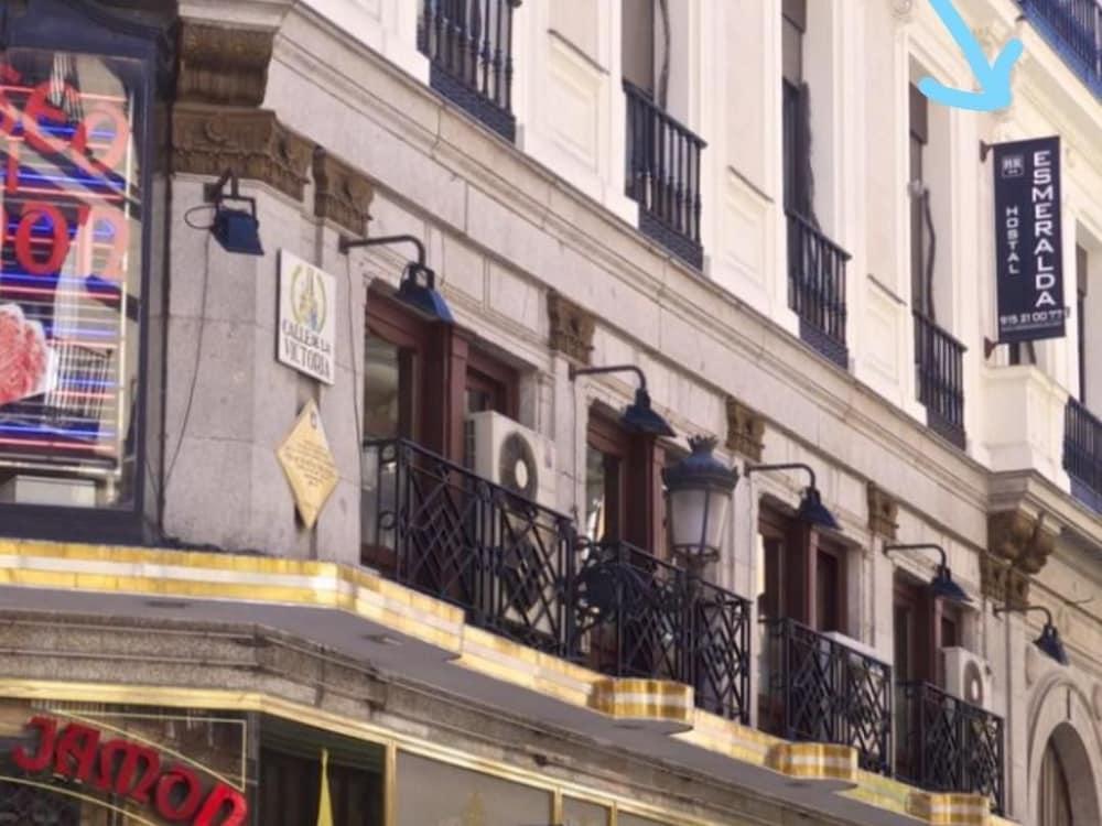 Hostal Esmeralda Madrid Luaran gambar