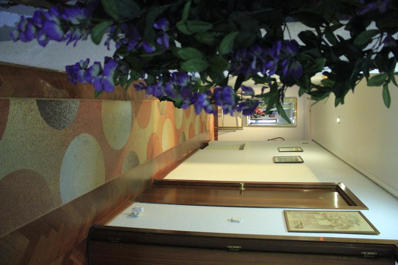 Hostal Esmeralda Madrid Luaran gambar