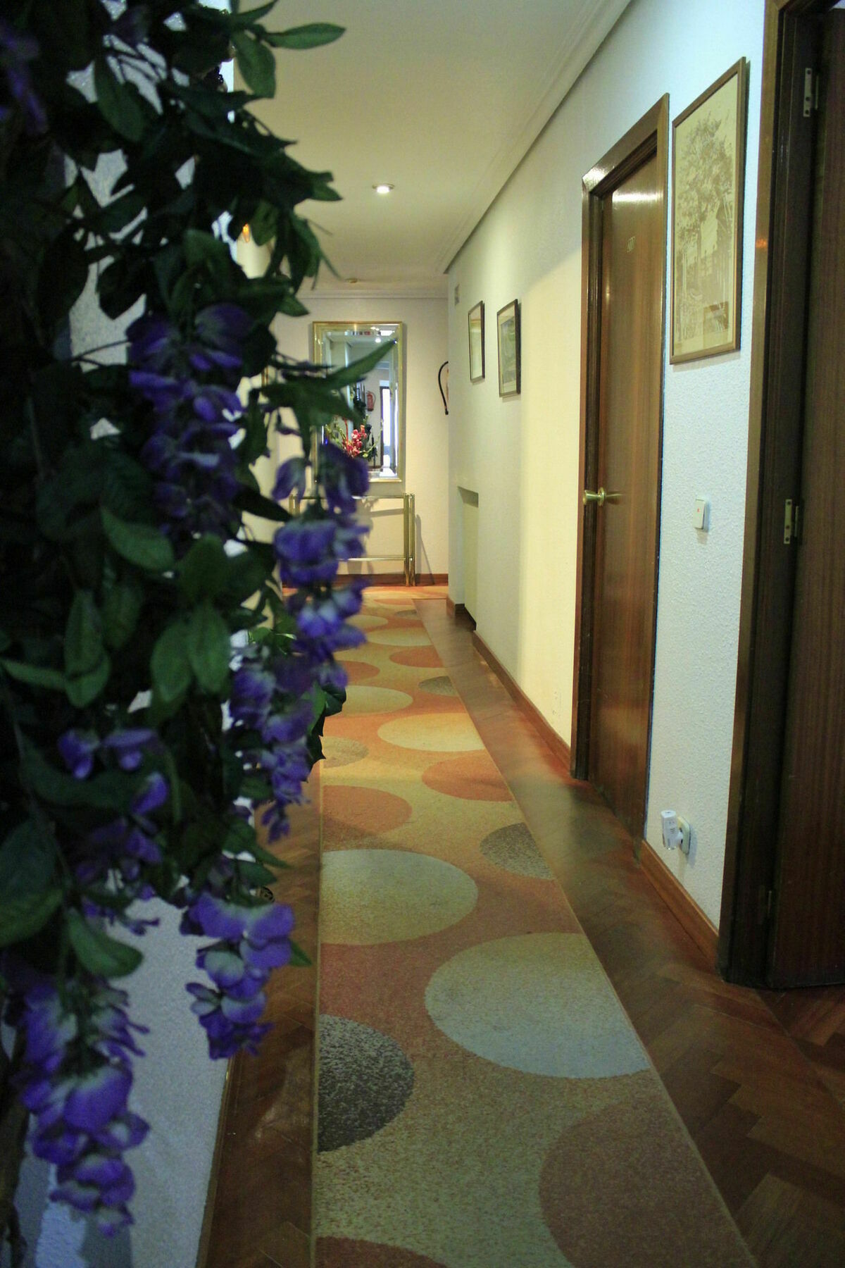 Hostal Esmeralda Madrid Luaran gambar